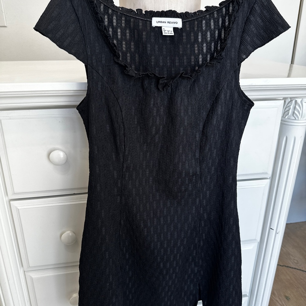 Urban Revivo Black Textured Dress — Size S